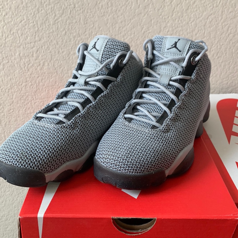 Jordan Horizon Low in Wolf Gray size 5Y (women 6.5)
